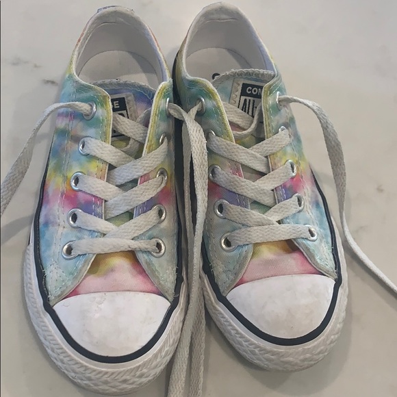 girls tie dye converse